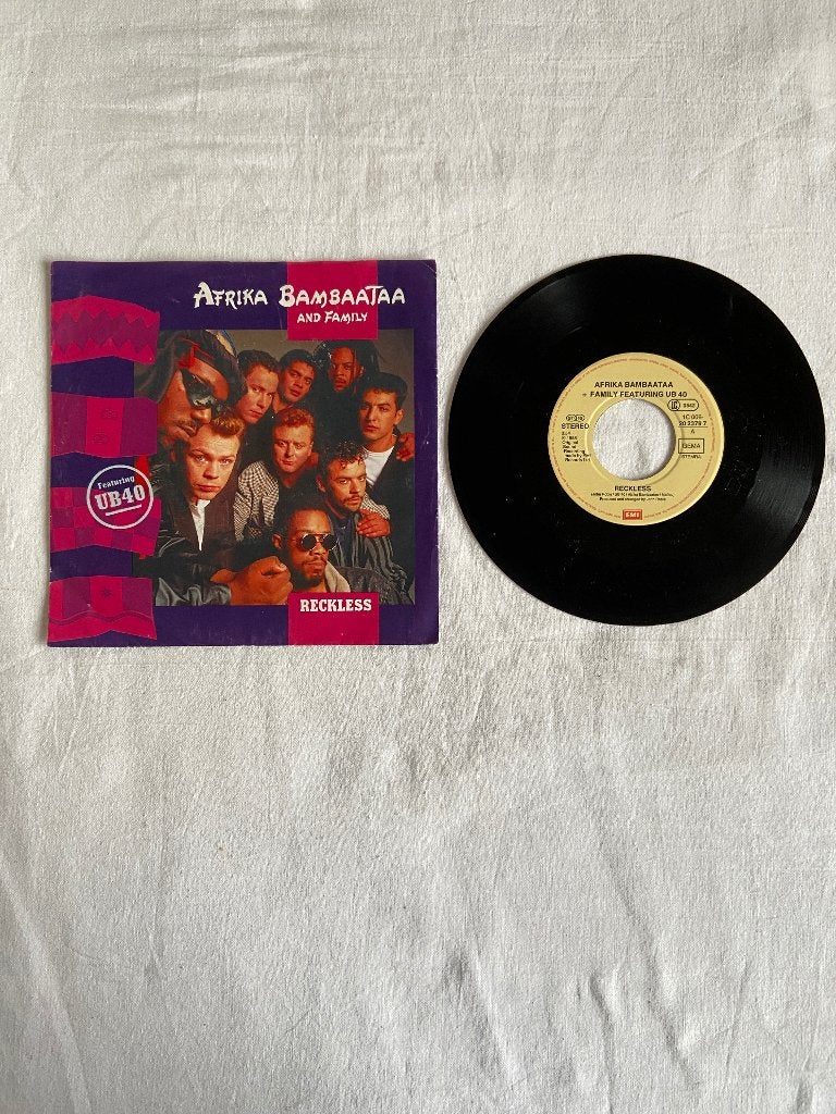 afrikana bambaata and family ( ub40)  reckless, 7 inch, Ophalen of Verzenden, Zo goed als nieuw, Elektronisch