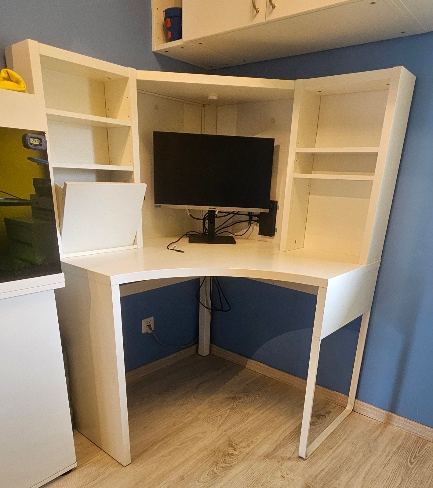 Hoekbureau wit met opbergruimte en planken, Ophalen, Opbergruimte, Gebruikt, Spaanplaat of MDF