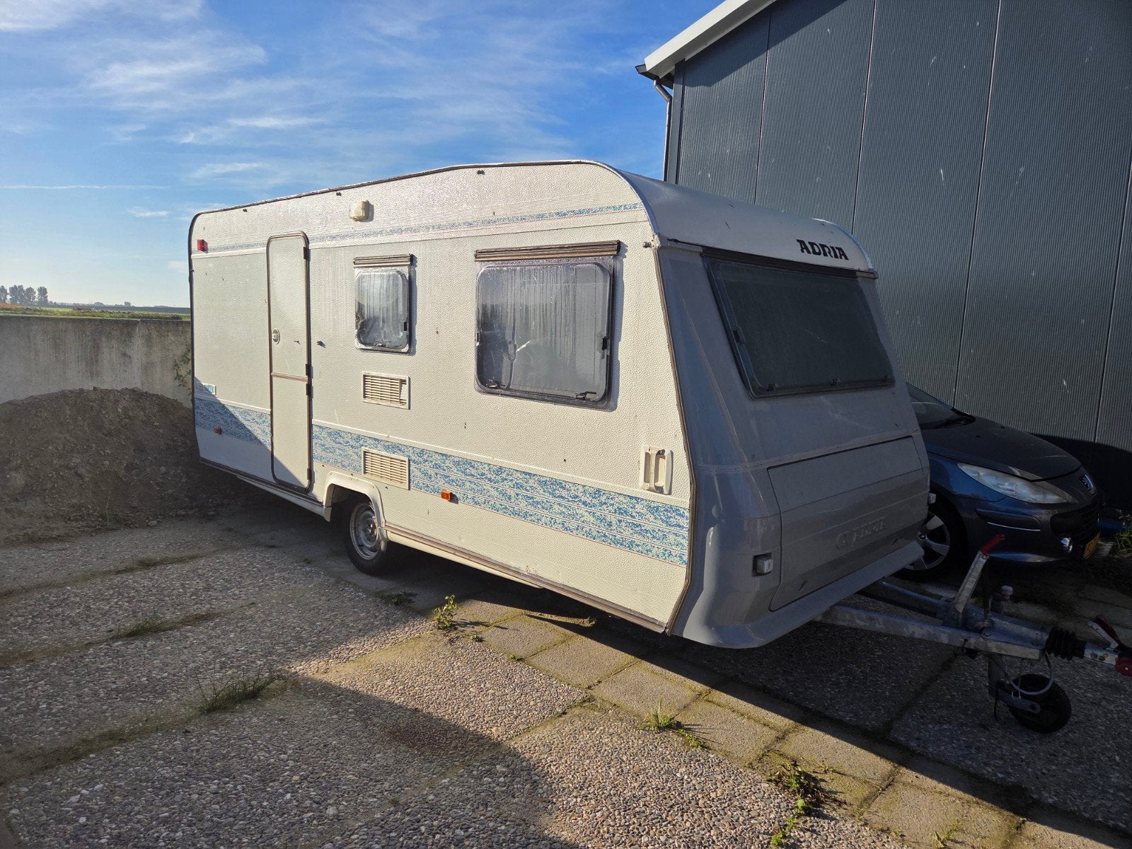 Adria unica 462,1997 ,5 persoons caravan met voortent, Caravans en Kamperen, Rondzit, Vast bed, 750 - 1000 kg, Particulier