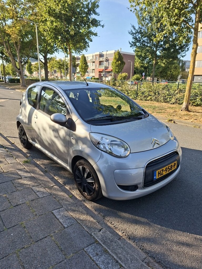 Citroën C1 1.0 2011 Grijs zuinig met airco en net nieuwe apk, Voorwielaandrijving, 4 stoelen, C1, Handgeschakeld