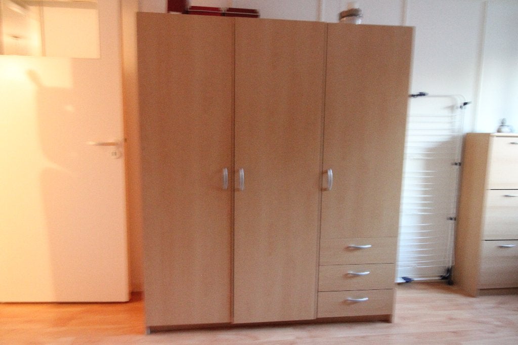 Kledingkast met 3 deuren en 3 lades - Zo goed als nieuw, Huis en Inrichting, Met lade(s), 150 tot 200 cm, Ophalen of Verzenden