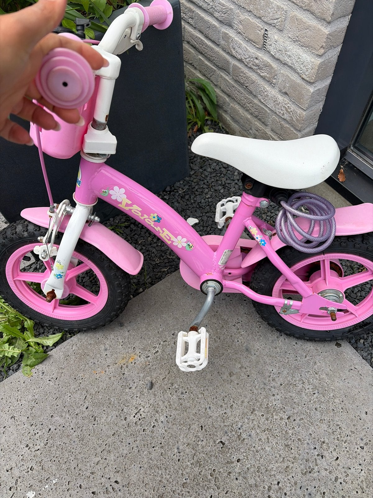 Roze kinderfiets met zijwieltjes - 12 inch, Fietsen en Brommers, Ophalen, Terugtraprem, Zijwieltjes, Gebruikt
