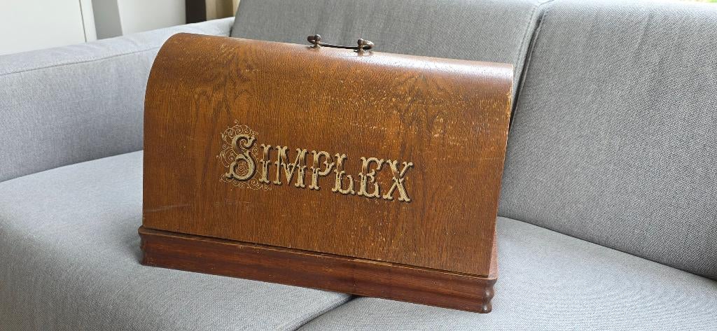 Antieke SIMPLEX naaimachine en kap, Ophalen