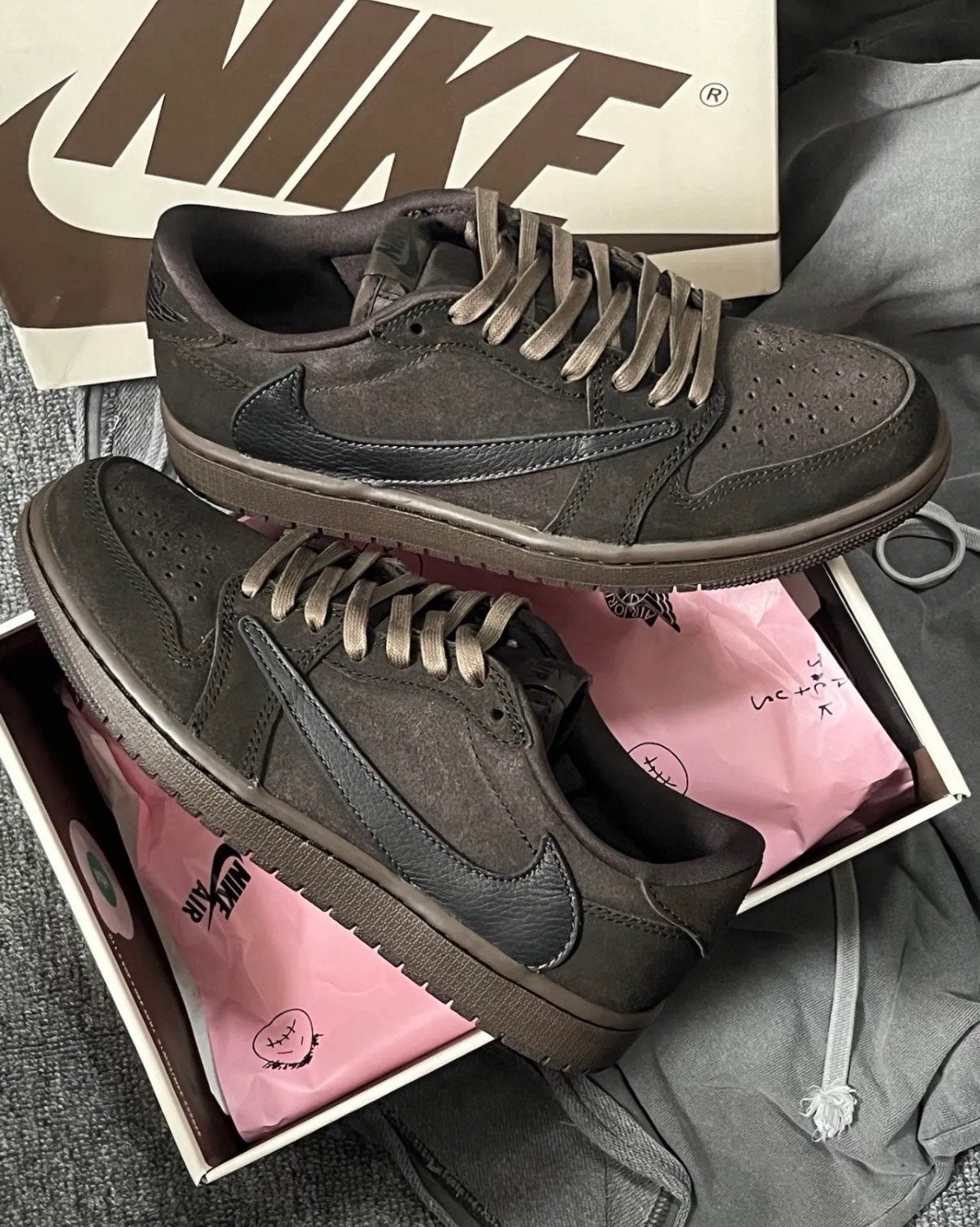Nike Jordan 1 Low Travis Scott Reverse Mocha, Kleding | Heren, Schoenen, Ophalen of Verzenden, Nieuw, Bruin, Sneakers of Gympen