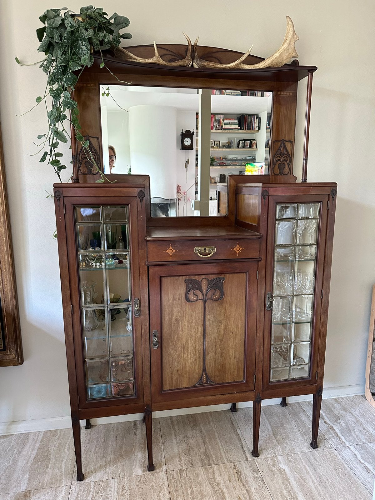 Antieke Art Nouveau pronkkast/vitrinekast met spiegel, Ophalen