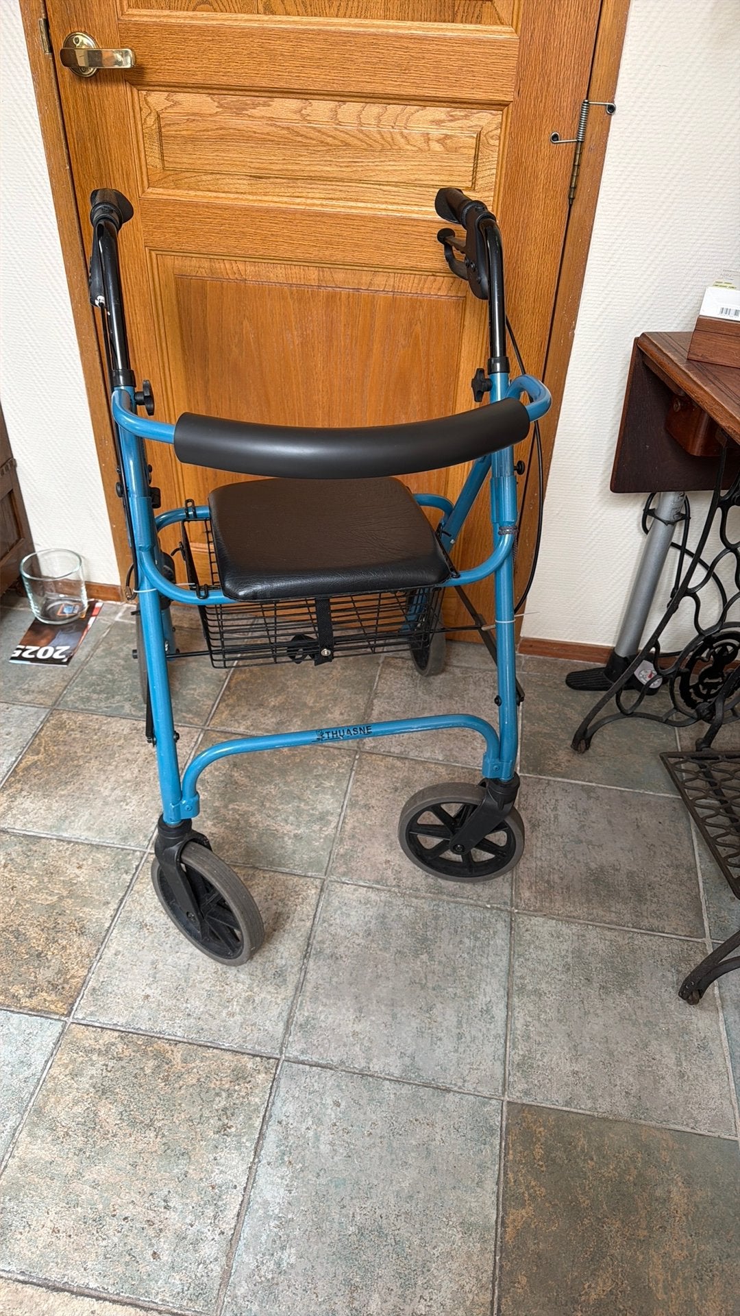 Prima (opklapbare)rollator, met stokhouder en zitting, Diversen, Rollators, Ophalen, Zo goed als nieuw