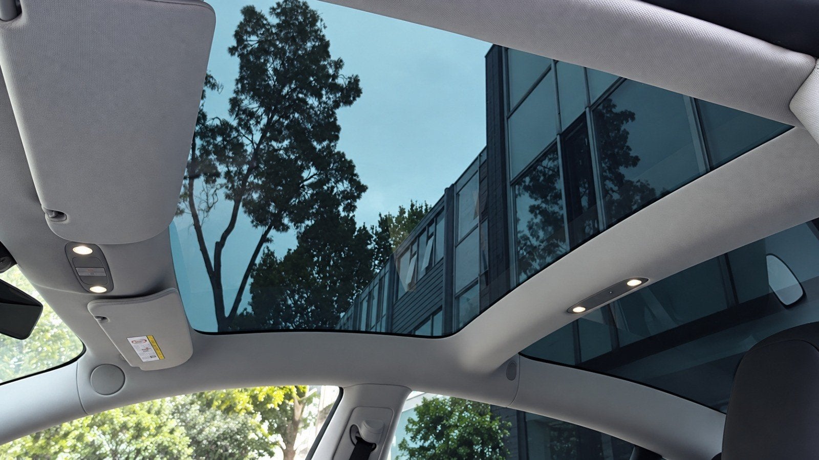 Foto 23 van Tesla Model 3 2019 Performance Grijs | 83% SOH / NW banden |