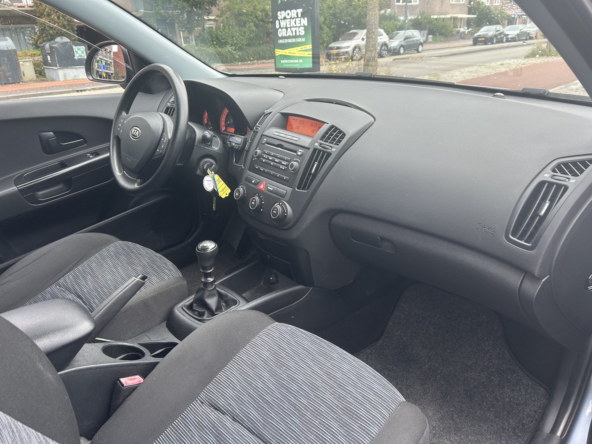 Kia cee'd 1.4 X-tra Airco 5 deurs niewe apk (bj 2007), Auto's, Dealer onderhouden, Stof, Gebruikt, Zwart