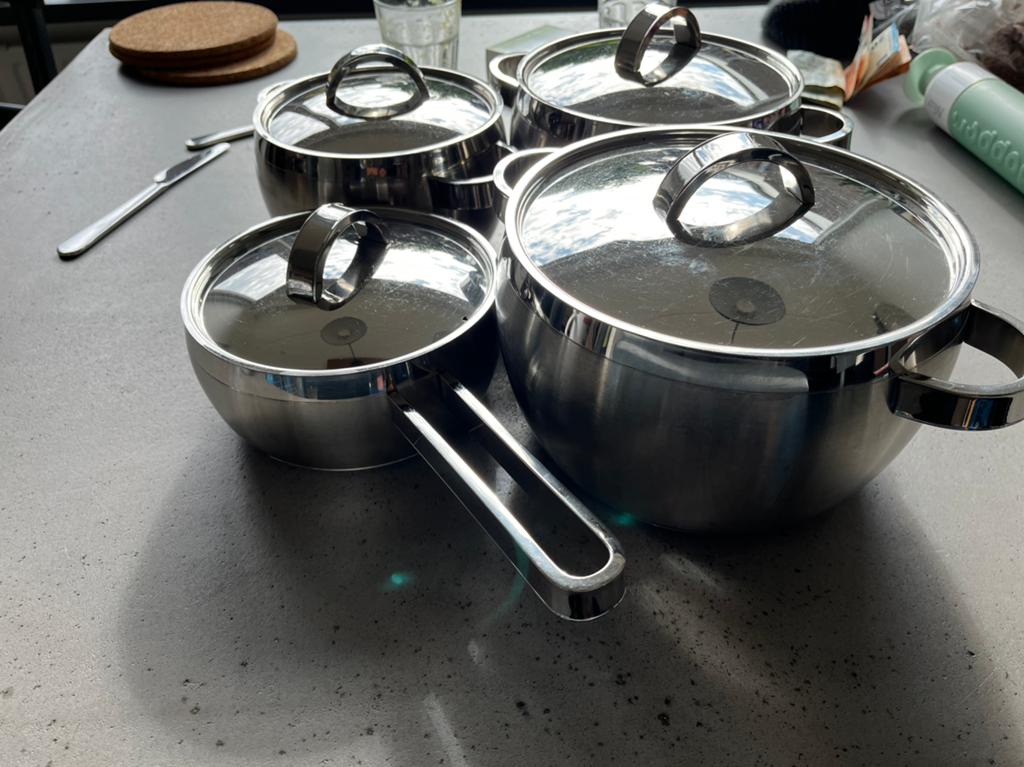BK Apple serie pannenset 4 delig inductie, Huis en Inrichting, Keuken | Potten en Pannen, Inductieplaat, Pannenset, Ophalen of Verzenden