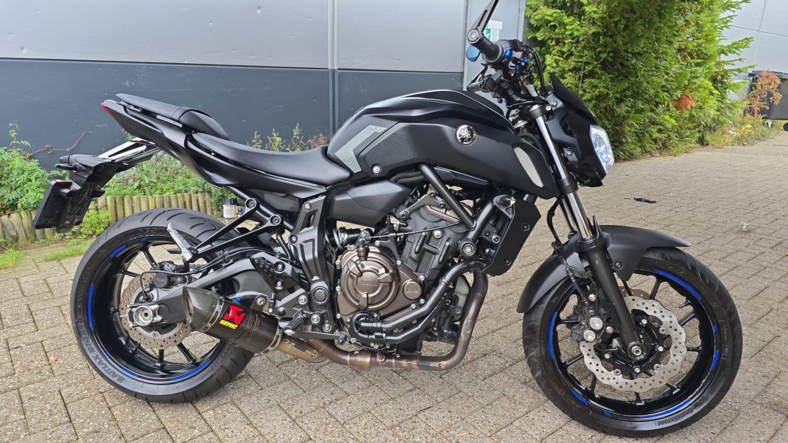 Yamaha MT-07, Particulier, Naked bike