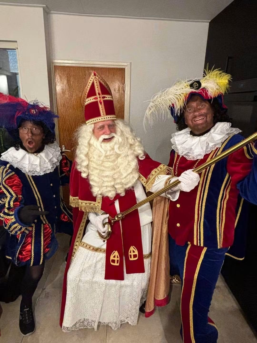 Sinterklaas met zijn 2 beste pieten, Ophalen