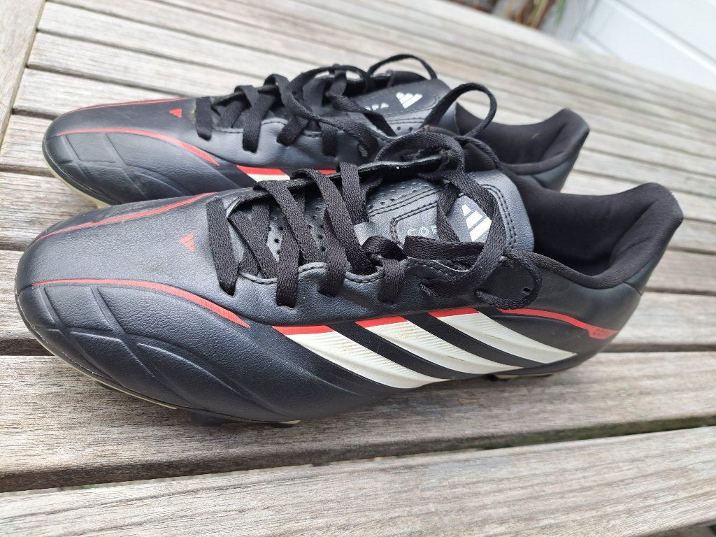 Voetbalschoenen Adidas maat 40, Sport en Fitness, Voetbal, Ophalen, Maat XS of kleiner, Schoenen, Zo goed als nieuw
