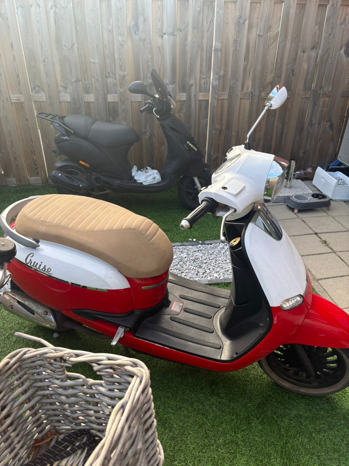 BTC cruise luxery, Fietsen en Brommers, Ophalen, Overige modellen, Zo goed als nieuw, Benzine