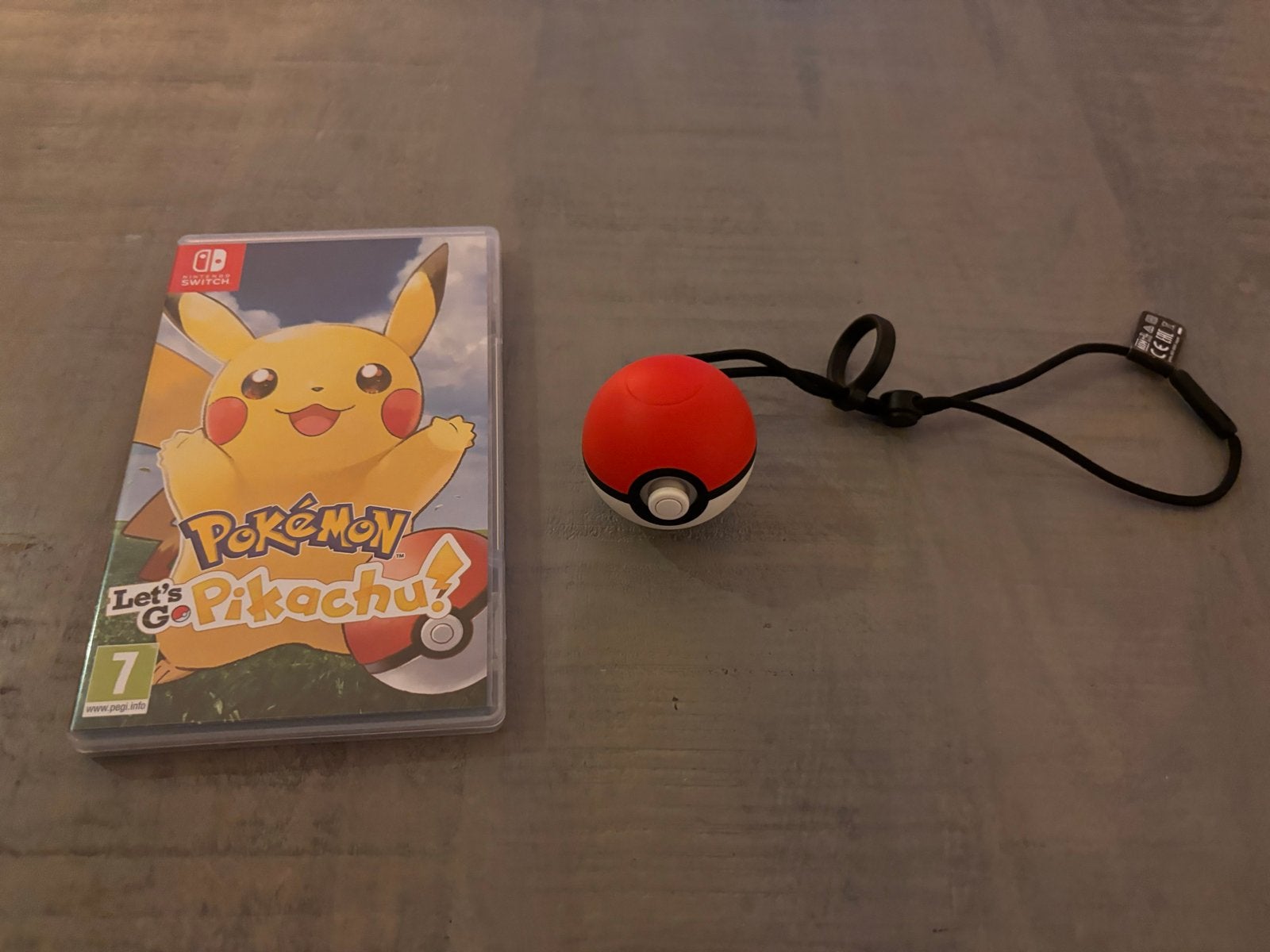 Pokémon Let's Go Pikachu! + Poké Ball Plus (m2456731235) — Games ...