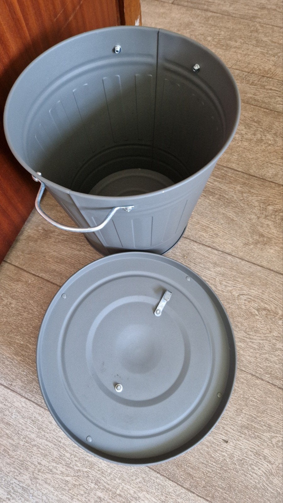 IKEA Knodd metalen emmer met deksel - Grijs, Contact.nl@ikea.com, Gebruikt, Ophalen of Verzenden, IKEA Systems B.V. Postbus 700, 2300 AS Leiden, Nederland