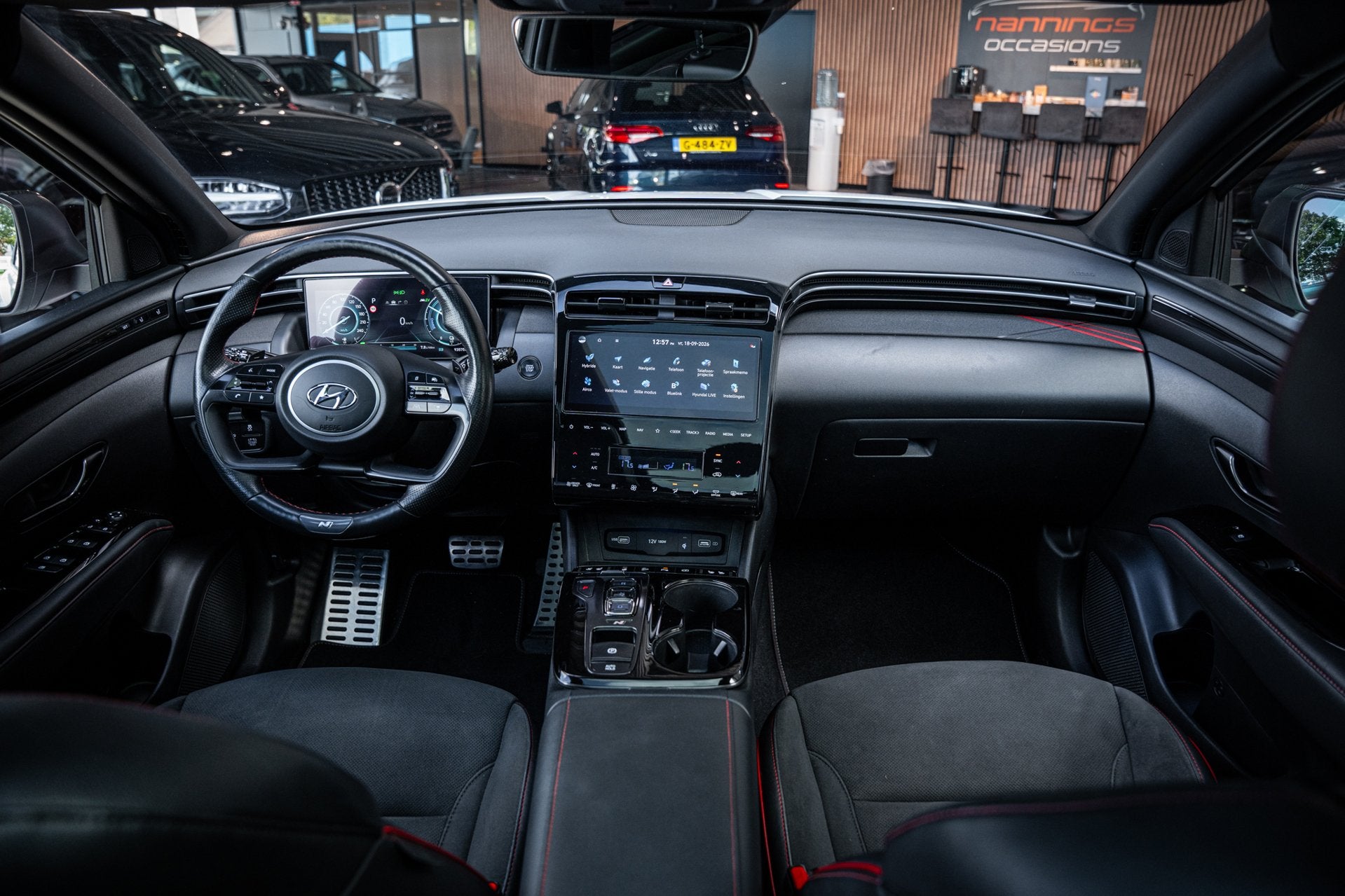 Hyundai Tucson 1.6 T-GDI HEV Premium|Trekh|Pano|Stoelverwami, Auto's, Gebruikt, 4 cilinders, 1650 kg, Wit