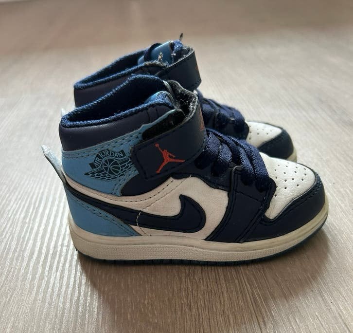 Air Jordan 1 High Top Velcro Kids Blue Black, Ophalen of Verzenden, Zo goed als nieuw, Jongetje of Meisje, Schoentjes