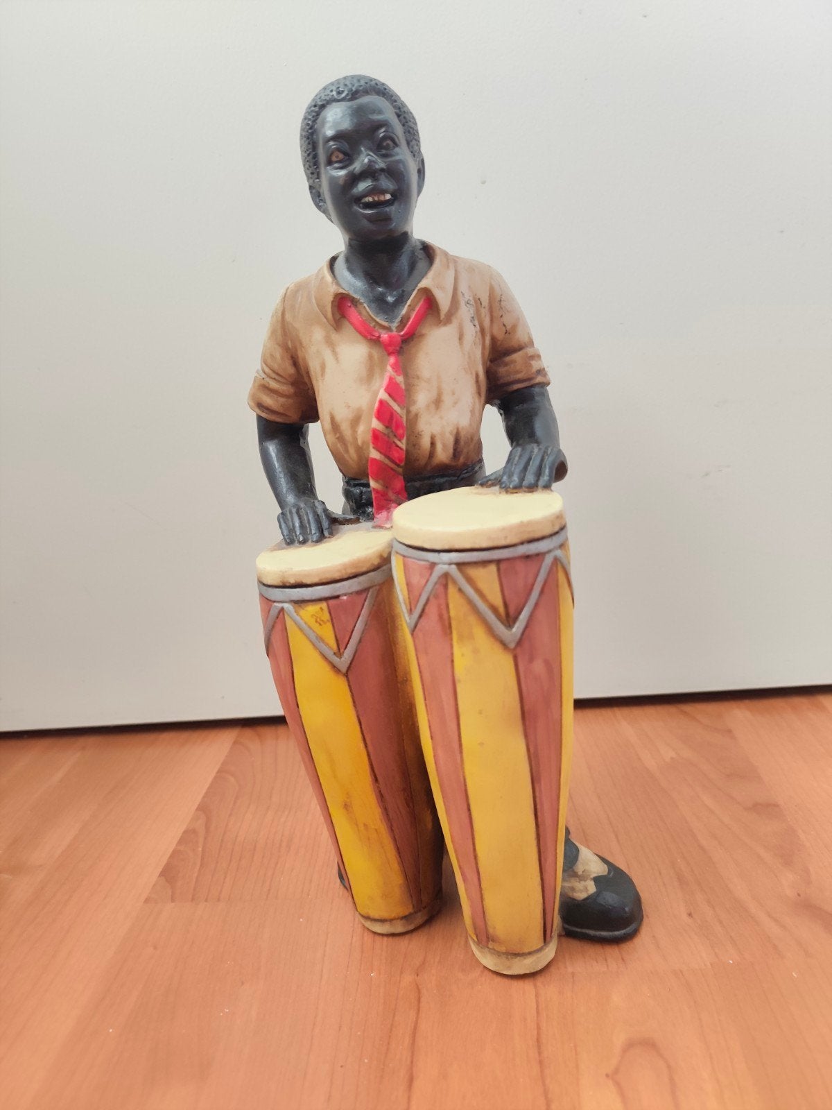 Vintage beeld van een jazzmuzikant met conga's, 35 cm., Ophalen of Verzenden, Gebruikt, Trommel