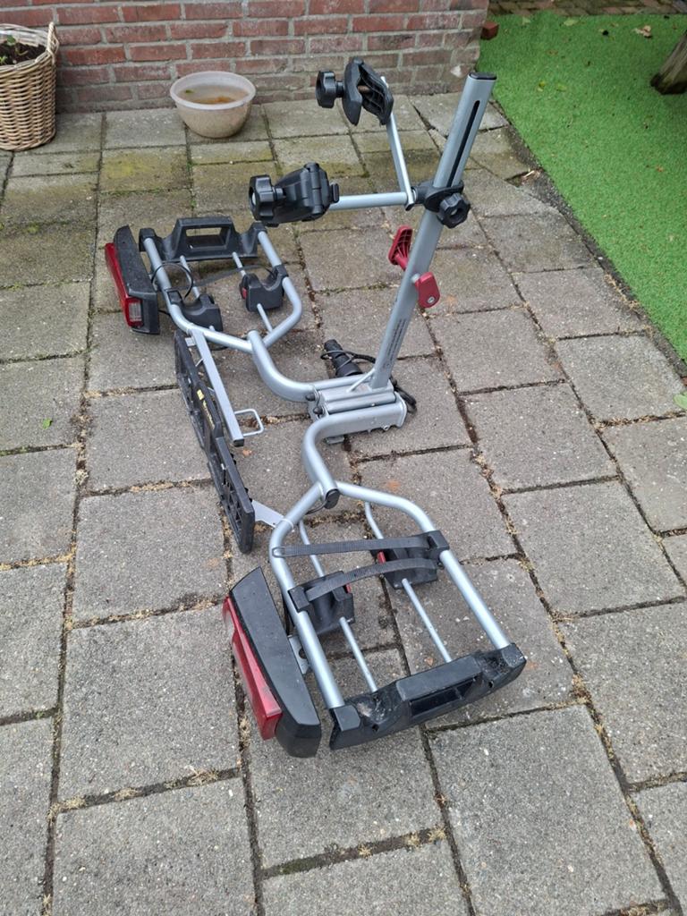 Nette fietsendrager, voor 2 electriche fietsen, Auto diversen, Fietsendragers, Ophalen, Zo goed als nieuw, Trekhaakdrager