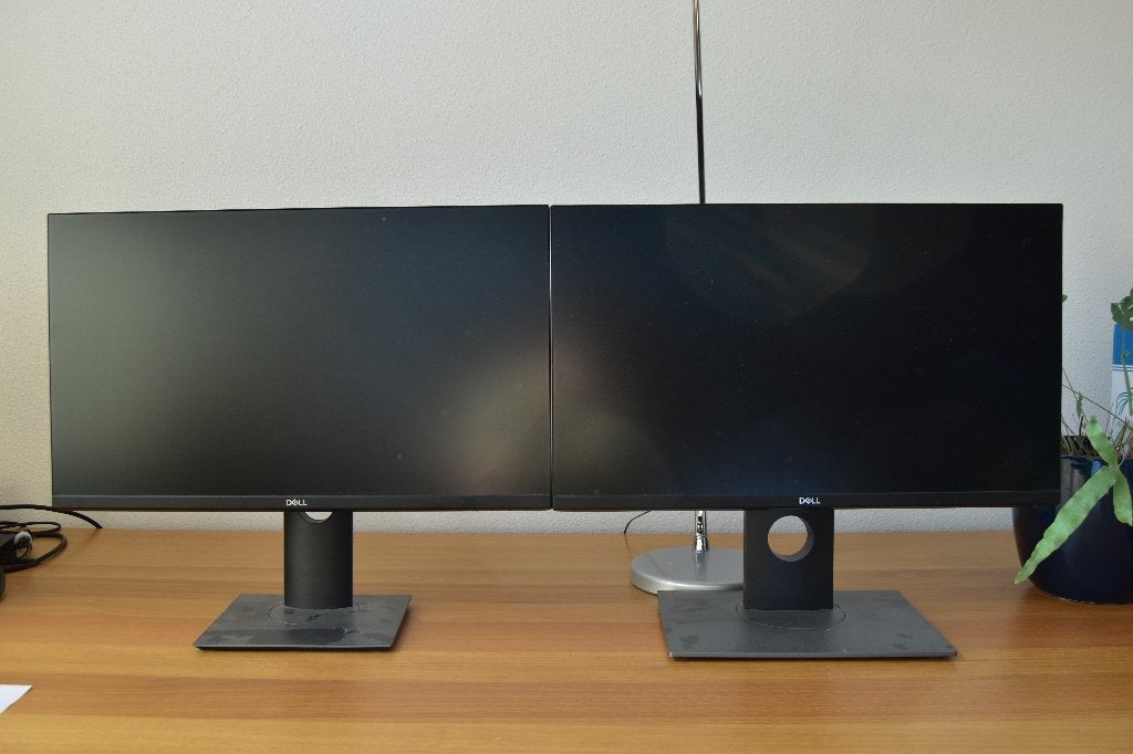 Dell 24 inch monitor, Computers en Software, Monitoren, Zo goed als nieuw, 60 Hz of minder, HDMI, Thunderbolt, USB-C, VGA, In hoogte verstelbaar