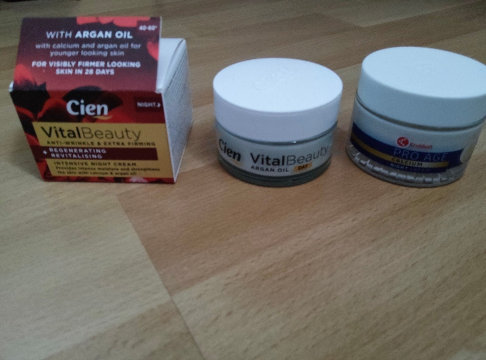 Dag crème en nacht crème, Ophalen of Verzenden, Nieuw, Gehele gezicht