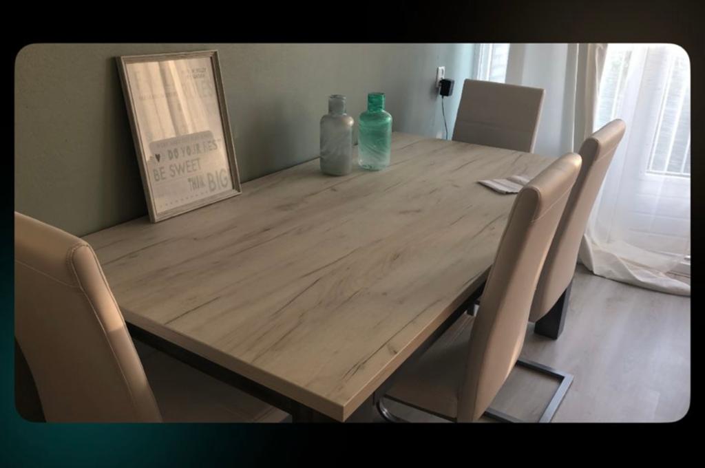 Salon, eettafel en tv meubel, Ophalen