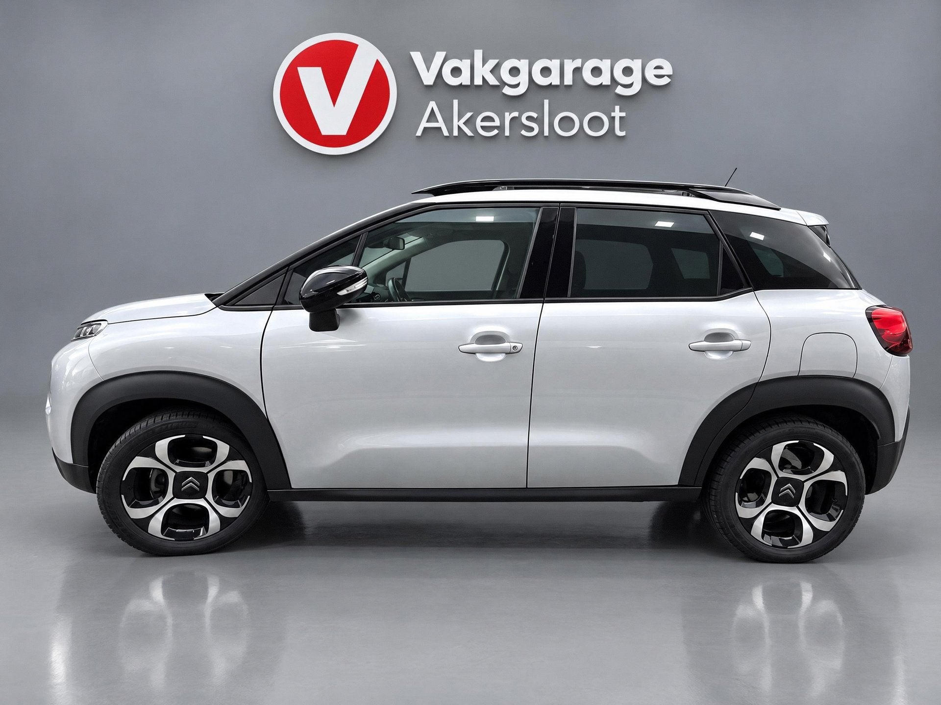 Citroen C3 AIRCROSS 1.2 PureTech S&S Shine / Parkeersensoren, Auto's, Gebruikt, Bedrijf, Verwarmde buitenspiegels, 600 kg