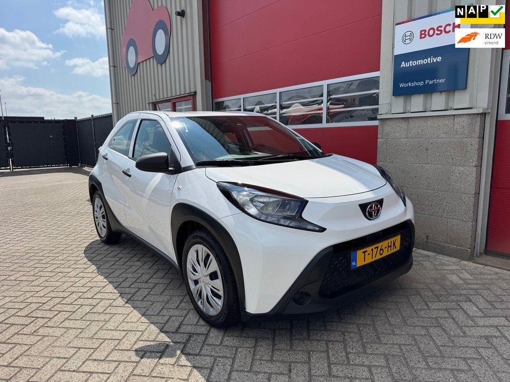 Toyota Aygo X 1.0 VVT-i MT, Carplay, Bluetooth, Navigatie, C, Stof, Gebruikt, 4 stoelen, Wit