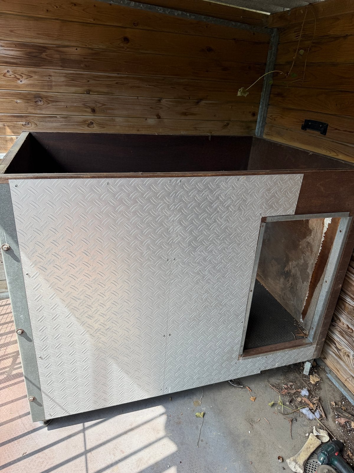 Binnenhok voor grote hond (150x112x112) verrijdbaar, Dieren en Toebehoren, Hondenhokken, Ophalen, Zo goed als nieuw, 110 cm of meer