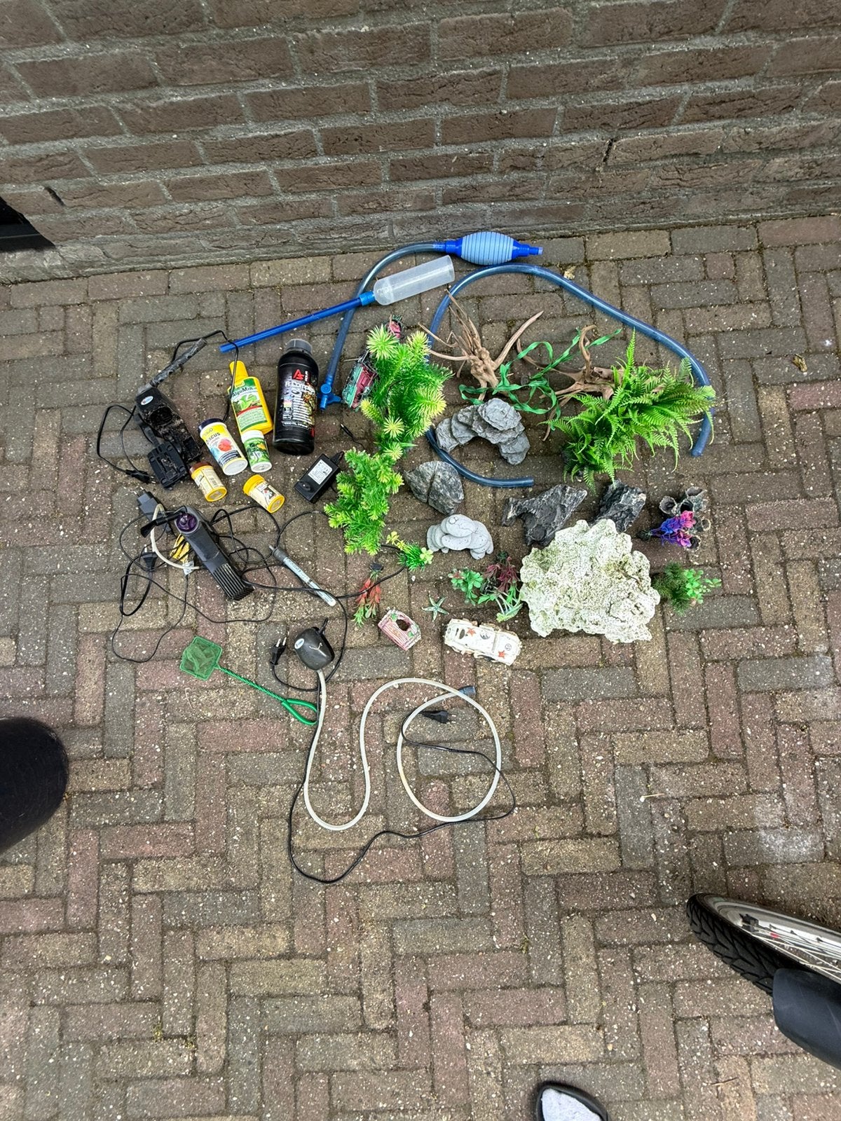 Aquarium benodigheden, Ophalen, Inclusief slangen, Zo goed als nieuw