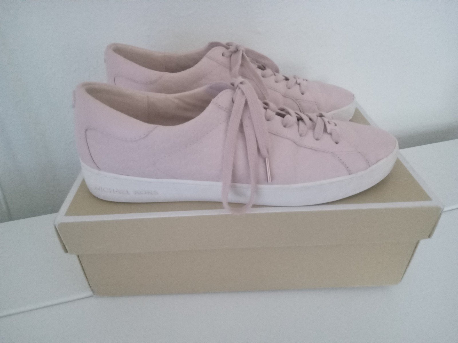Michael Kors roze/witte sneakers maat 42, Kleding | Dames, Schoenen, Zo goed als nieuw, Sneakers of Gympen, Roze, Ophalen of Verzenden