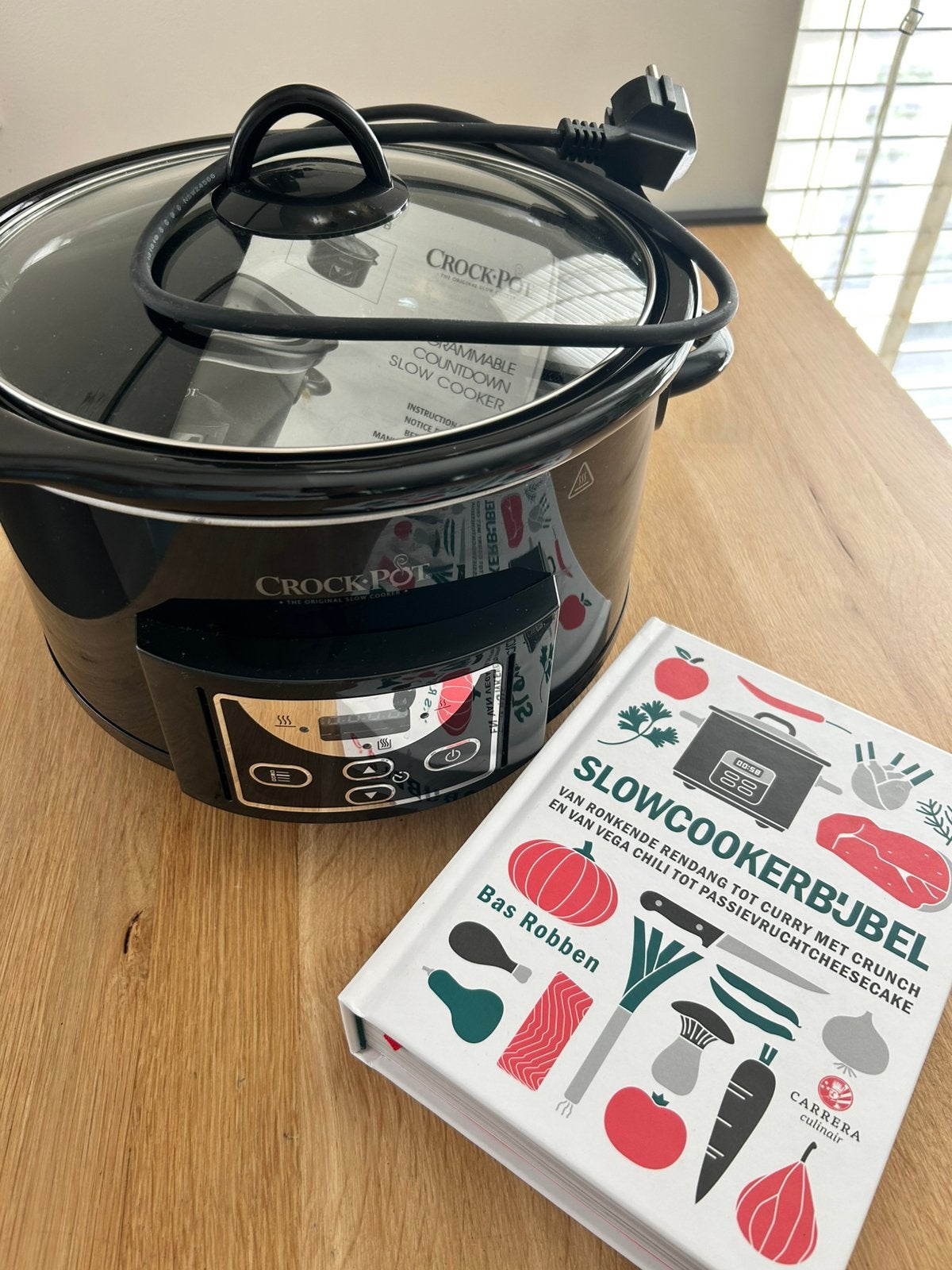 Kookboek + Originele CrockPot zwart, 4.7 l, amper gebruikt, Ophalen, Nieuw
