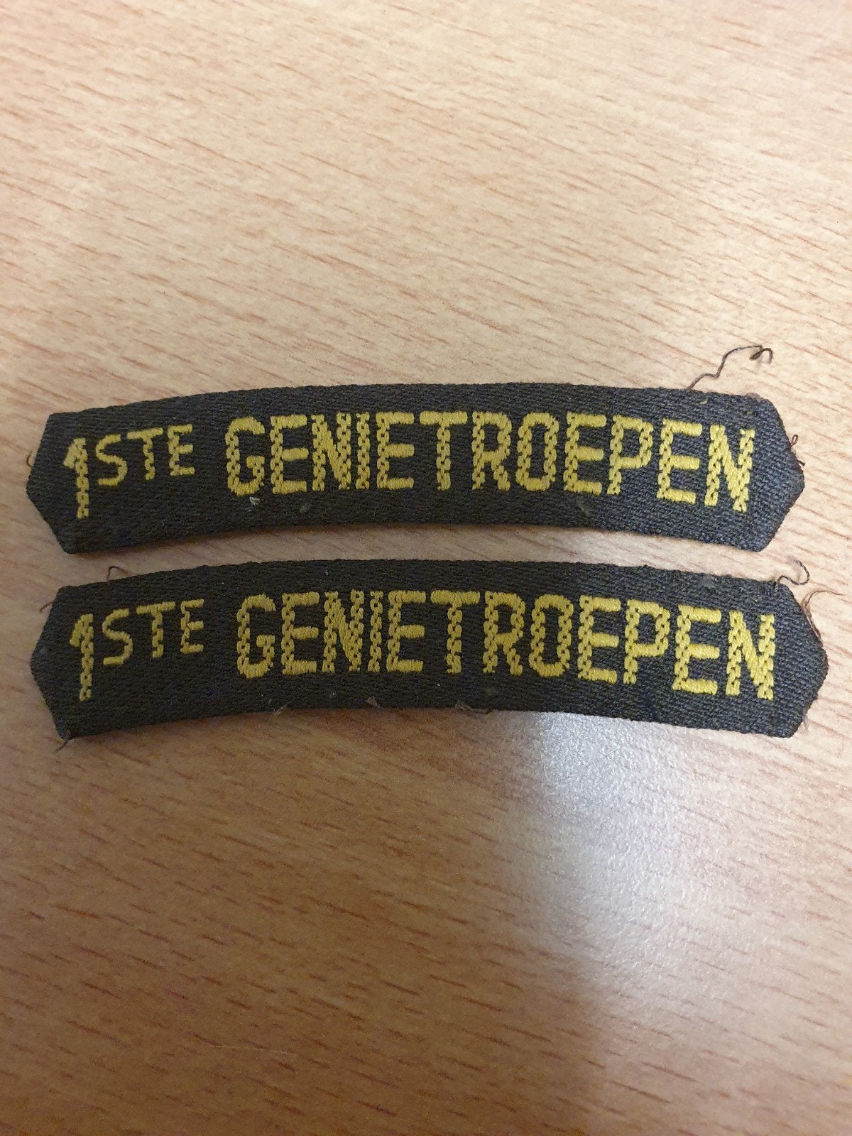 Naambandjes straatnamen, Verzamelen, Militaria | Algemeen, Ophalen of Verzenden, Landmacht, Nederland, Embleem of Badge