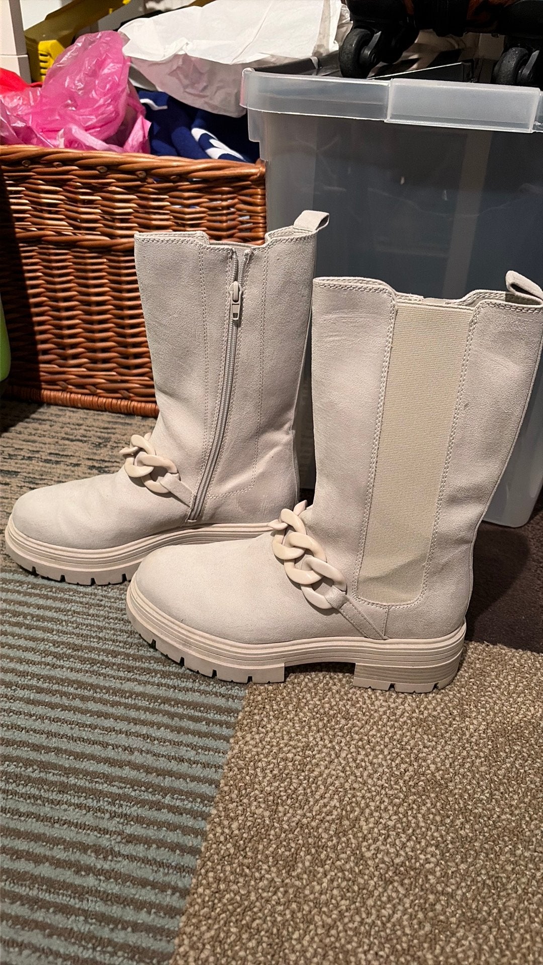 Nieuw off white suède laarzen mt 39, Hoge laarzen, Overige kleuren, Nieuw, Ophalen of Verzenden