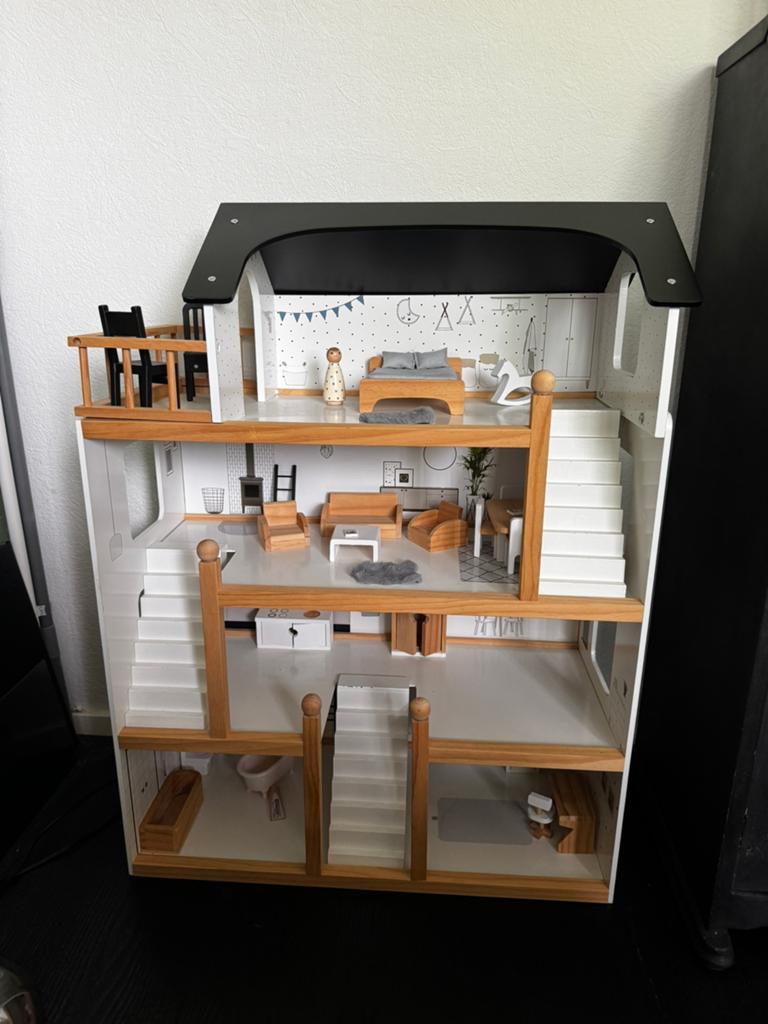 Poppenhuis van Petit Amélie, Kinderen en Baby's, Speelgoed | Poppenhuizen, Ophalen of Verzenden, Gebruikt, Poppenhuis