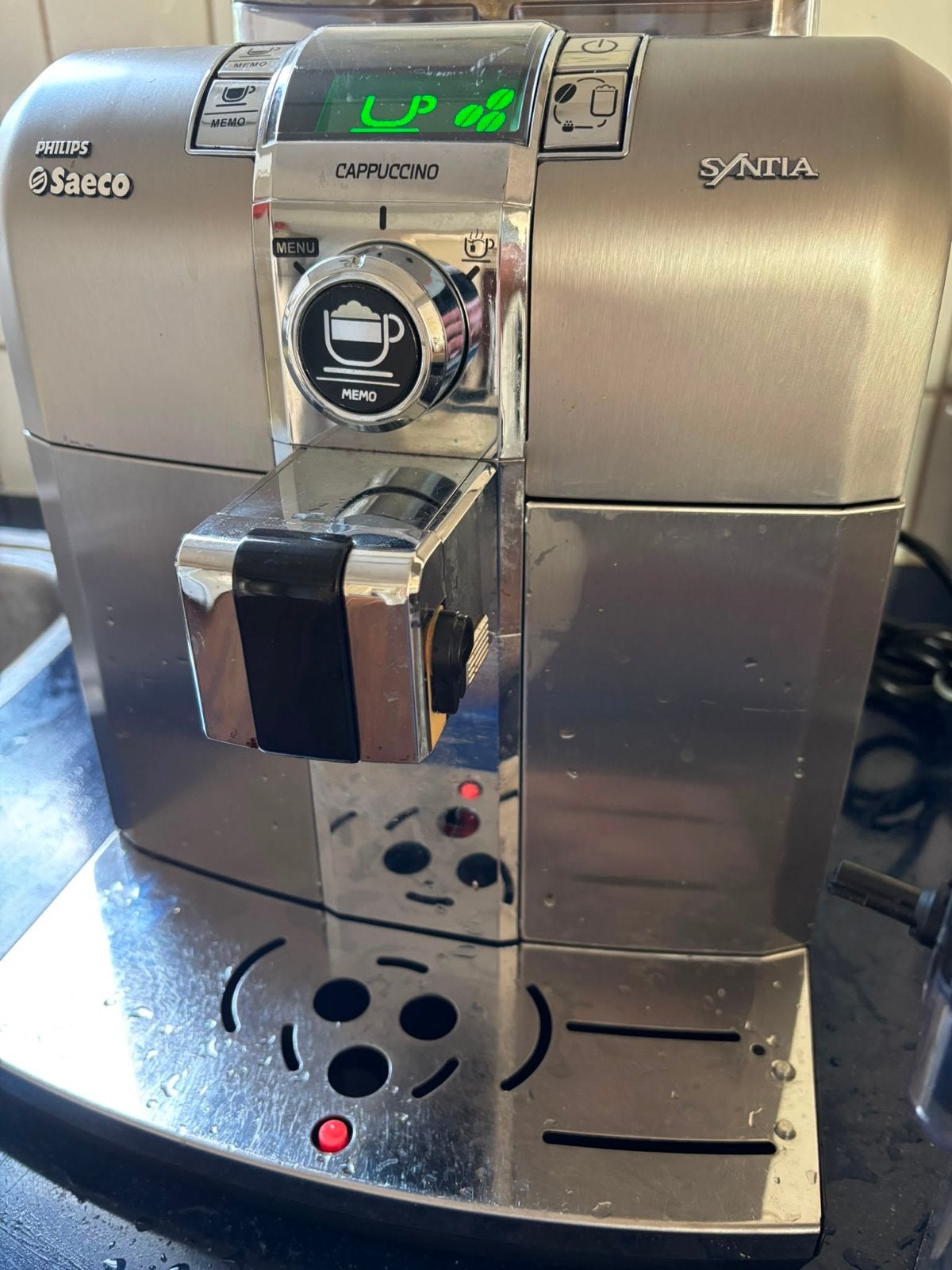 Philips Saeco Syntia Cappuccino HD8838 Koffiemachine, Witgoed en Apparatuur, Stoompijpje, Gebruikt, Koffiemachine, Koffiebonen