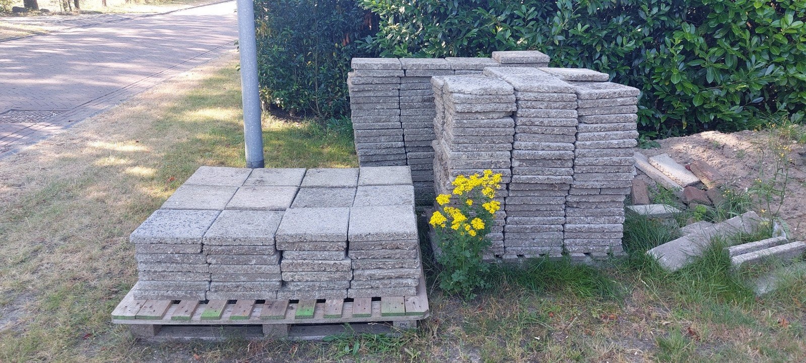 Afhalen stoeptegels 30 x 30 op pallet. evt te laden, Tuin en Terras, Ophalen, Gebruikt, Beton, Terrastegels