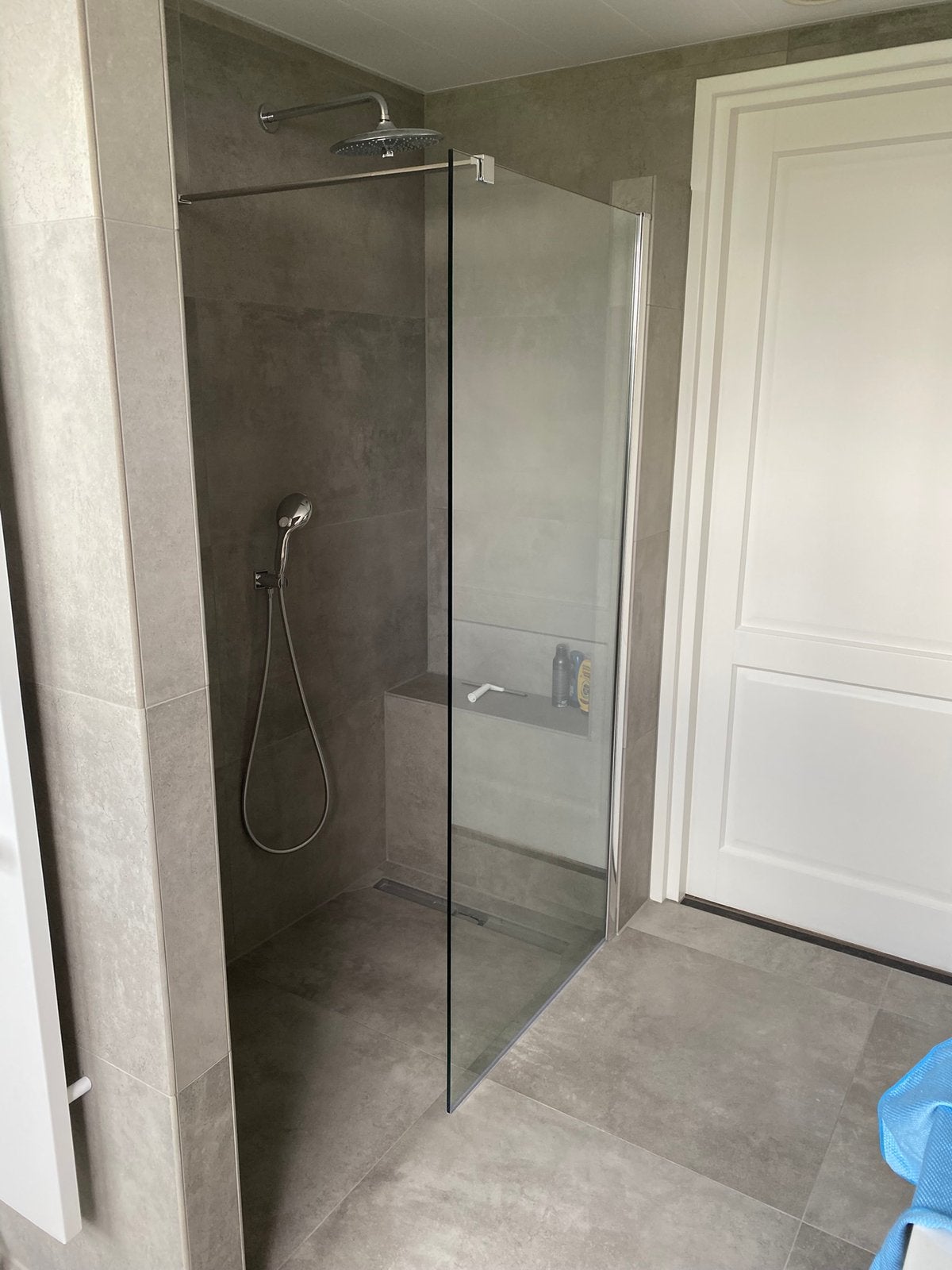 Comfort “inloopdouche” wand *Nieuw in doos*, Ophalen, Overige typen, Nieuw, 50 tot 100 cm