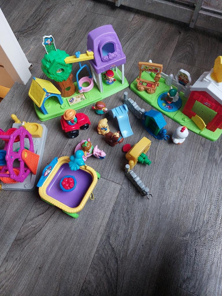 Meerdere sets in een koop little people 5 euro, Kinderen en Baby's, Speelgoed | Fisher-Price, Ophalen, Zo goed als nieuw, Speelset