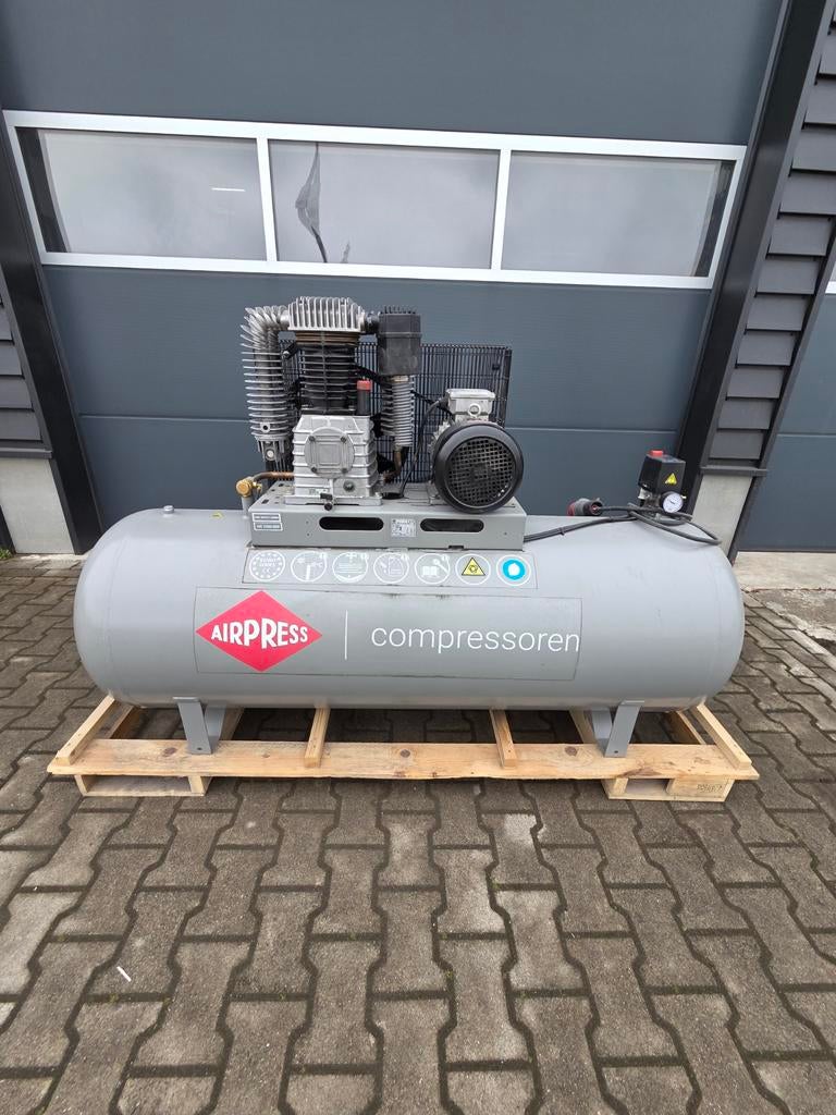 Airpress HK 1000-500 pro 11 Bar 7.5 PK, Gebruikt, 10 bar of meer, 100 liter of meer, 400 tot 800 liter/min