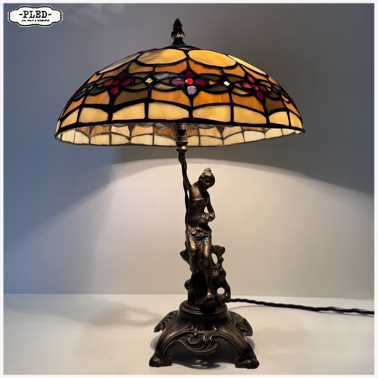 Oude Tiffany stijl tafellamp met Maison Delmas voet Lamp, Ophalen, Gebruikt, Tiffany lamp, E14 (klein)