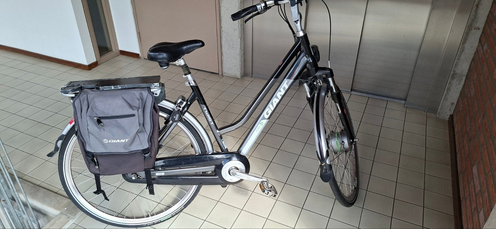 giant twist e bike met voorwielmotor., Ophalen, Gebruikt, Overige merken