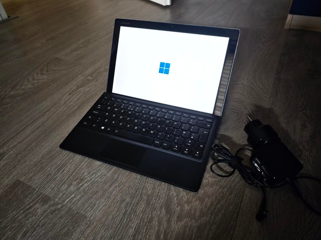 Lenovo MIIX 510-12IKB | i5-7200U | 8GB RAM, 256 GB, 2 tot 3 Ghz, Qwerty, 8 GB