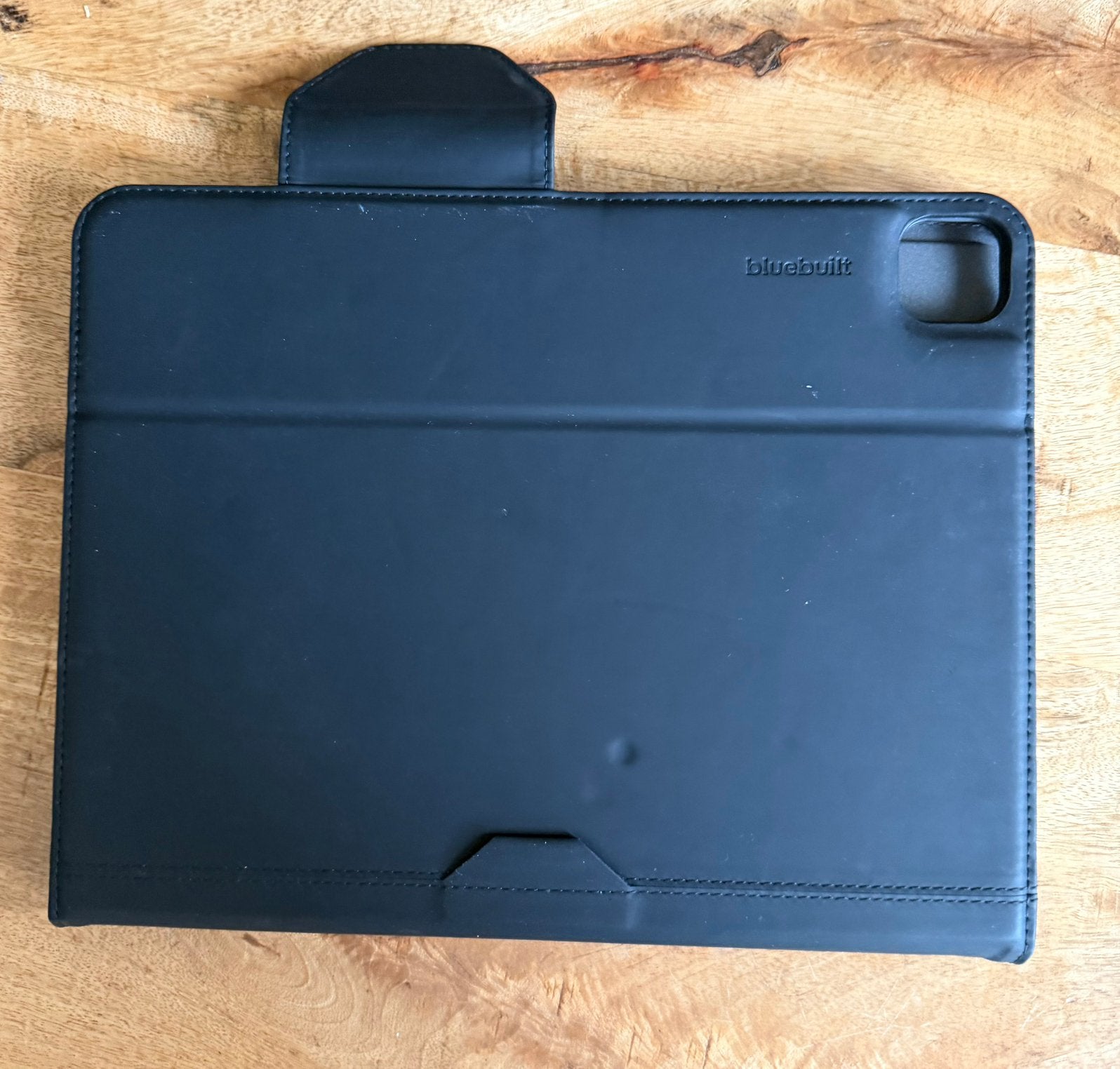 BlueBuilt hoes iPad Air 13 inch (A3268) zwart, Ophalen of Verzenden, Zo goed als nieuw, 13 inch of meer
