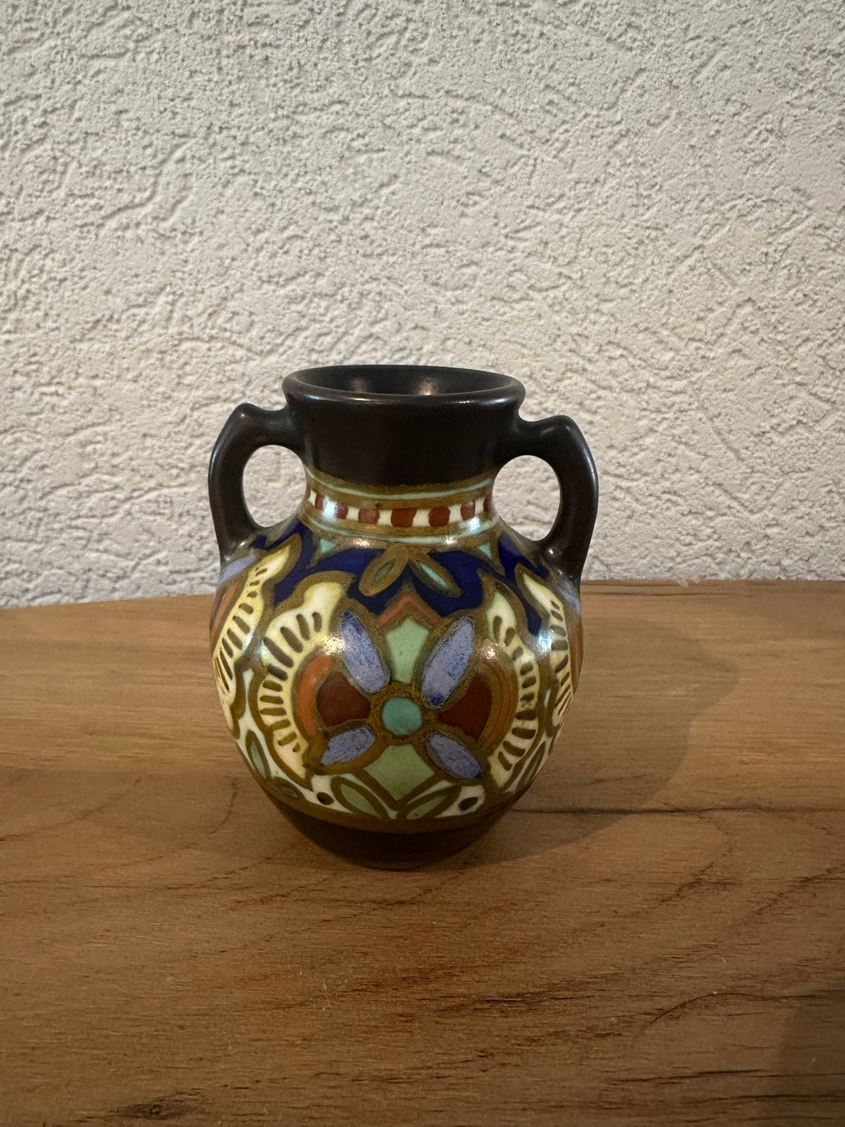 Antieke aardewerk vaas met handvatten, kleurrijk decor, Ophalen of Verzenden