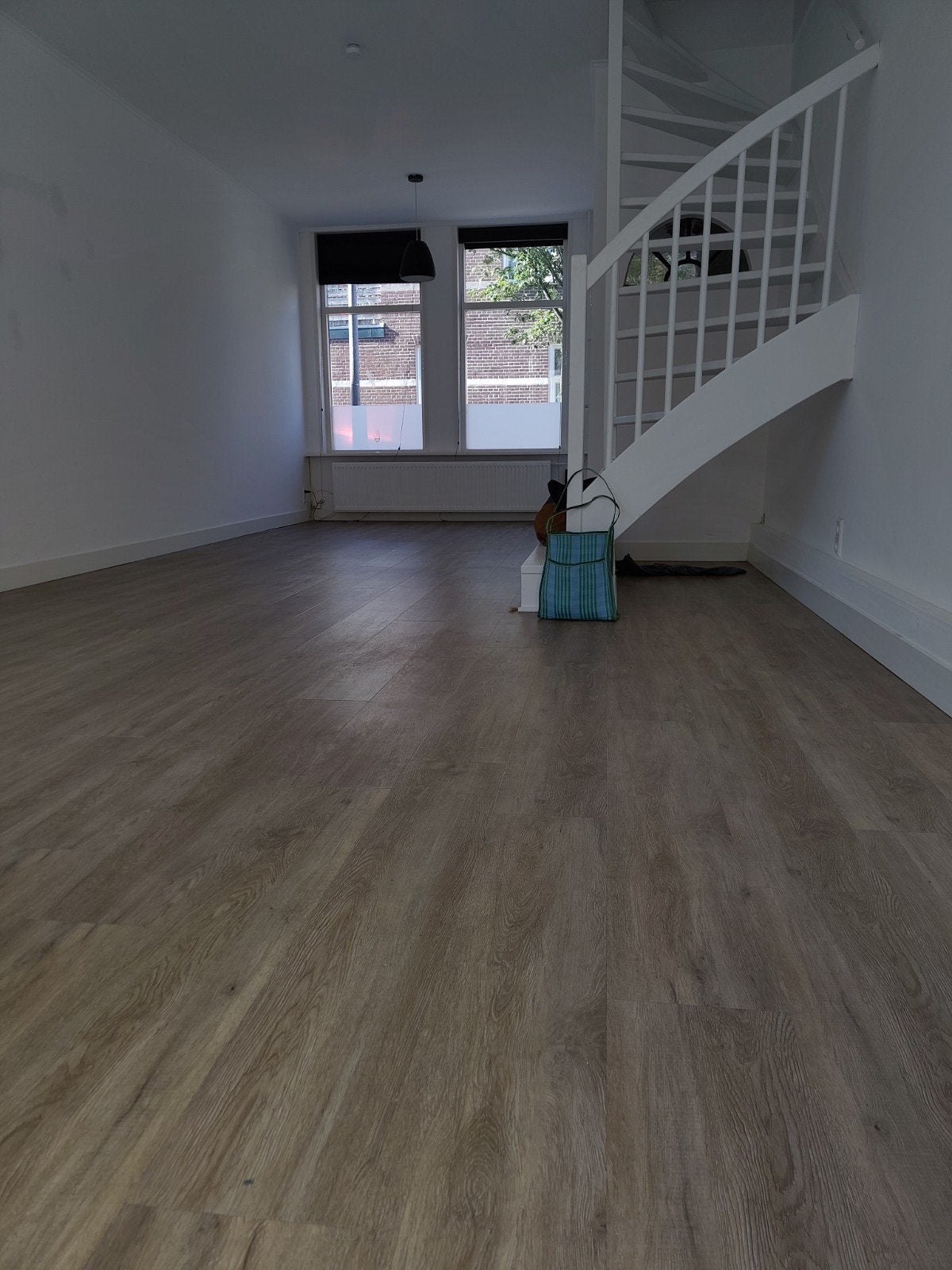 Moderne laminaatvloer 28m2 met rubberen onderkant en ondervl, Ophalen, Overige materialen, Gebruikt, 50 tot 150 cm