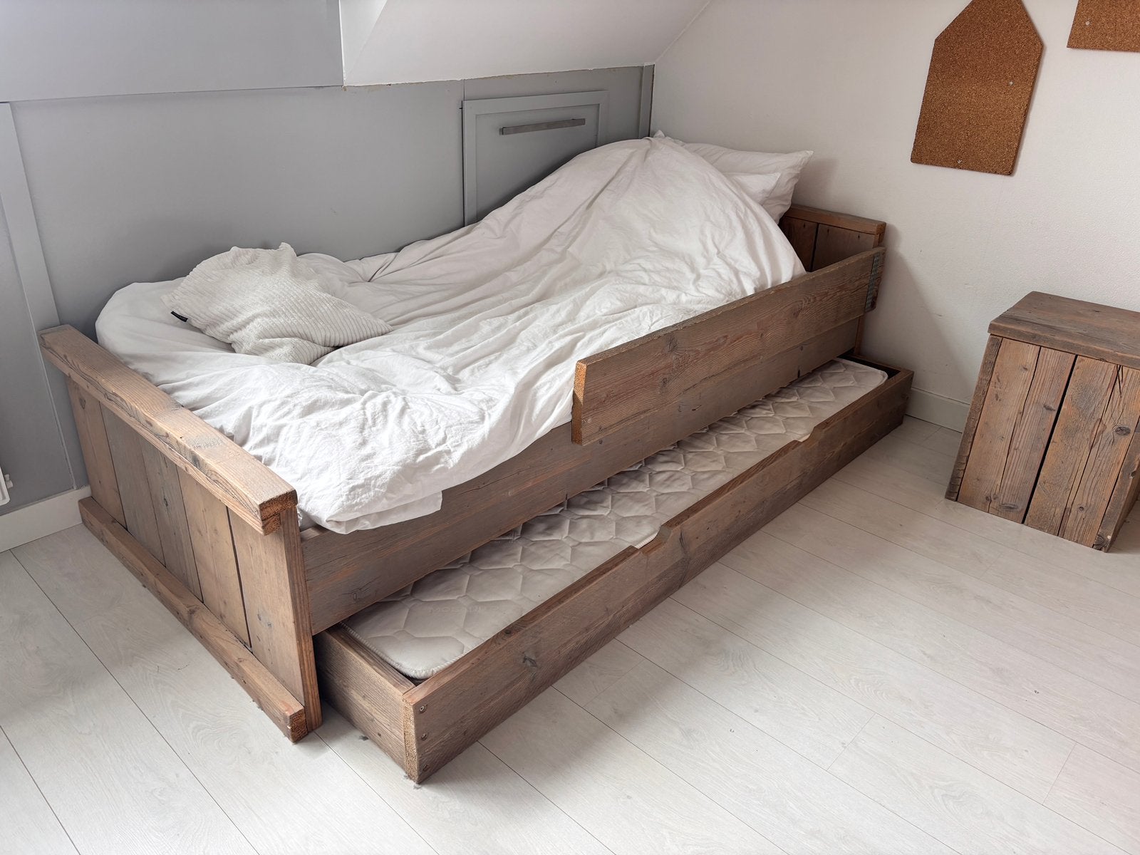 Steigerhouten slaapkamer: bed, nachtkastje, kast., Ophalen, 100 tot 150 cm, 200 cm of meer, Zo goed als nieuw