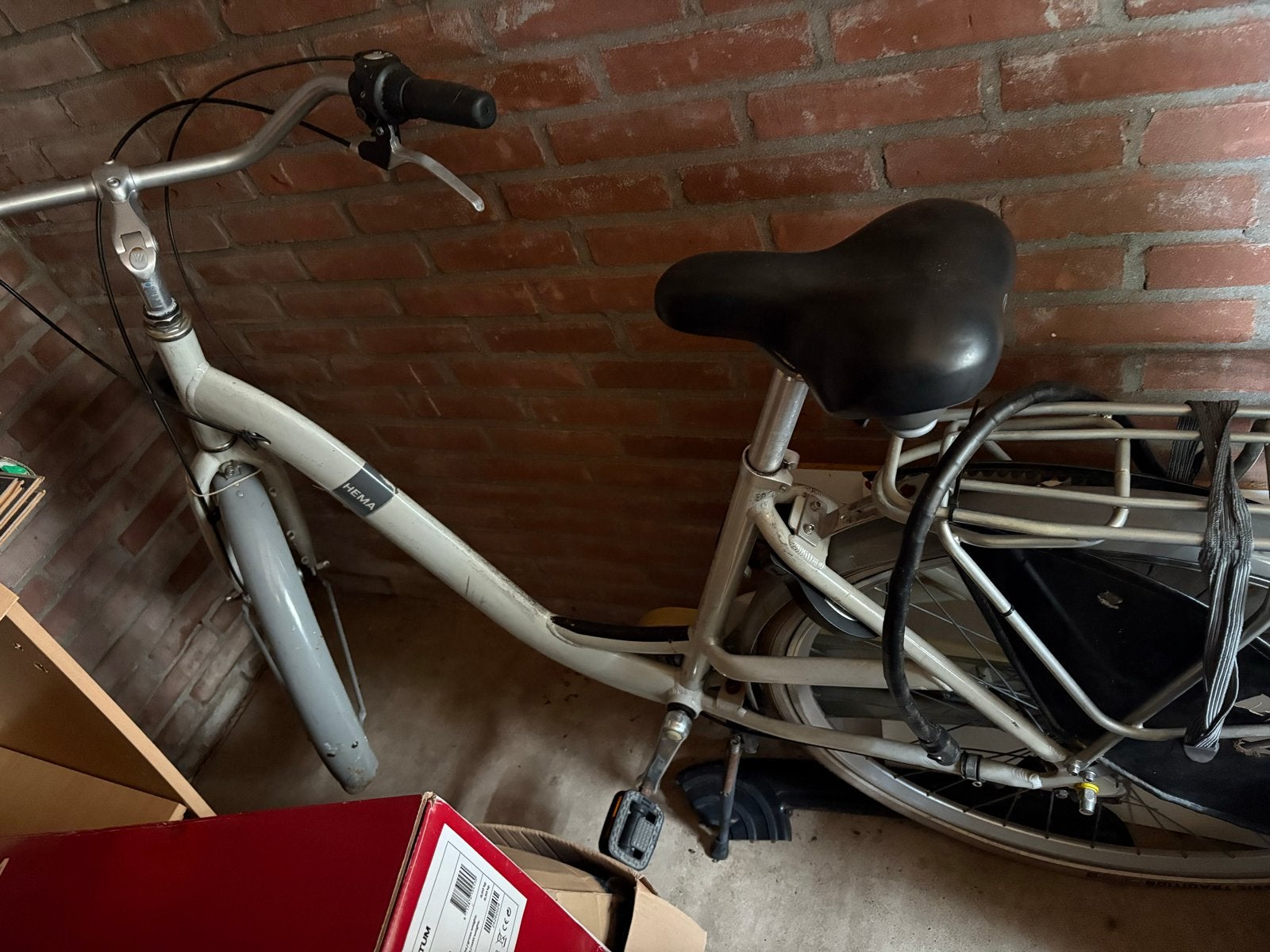HEMA fiets - Achterband moet gepompt worden, Fietsen en Brommers, Ophalen of Verzenden, Gebruikt, Overige merken