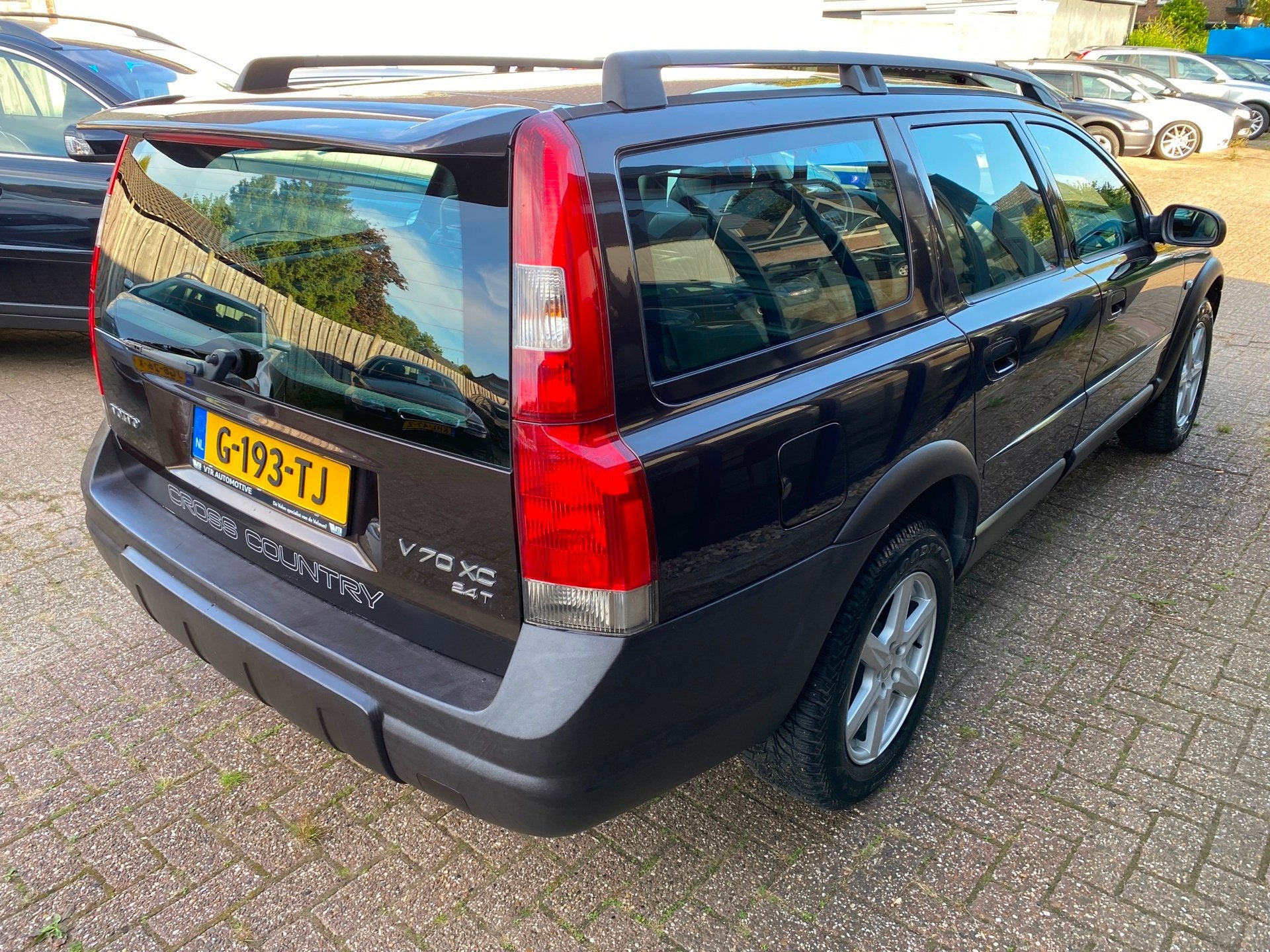Volvo XC70 2.5 T AWD Automaat Comfort LEER / SUNROOF / YOUNG, foto 4