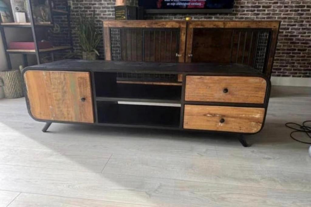 Gigameubel tv meubel, 150 tot 200 cm, Ophalen of Verzenden, Zo goed als nieuw, Minder dan 100 cm